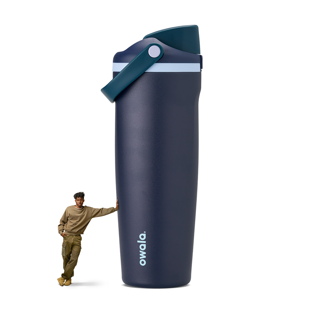 FreeSip Sway 32oz tumbler in Sea Captain